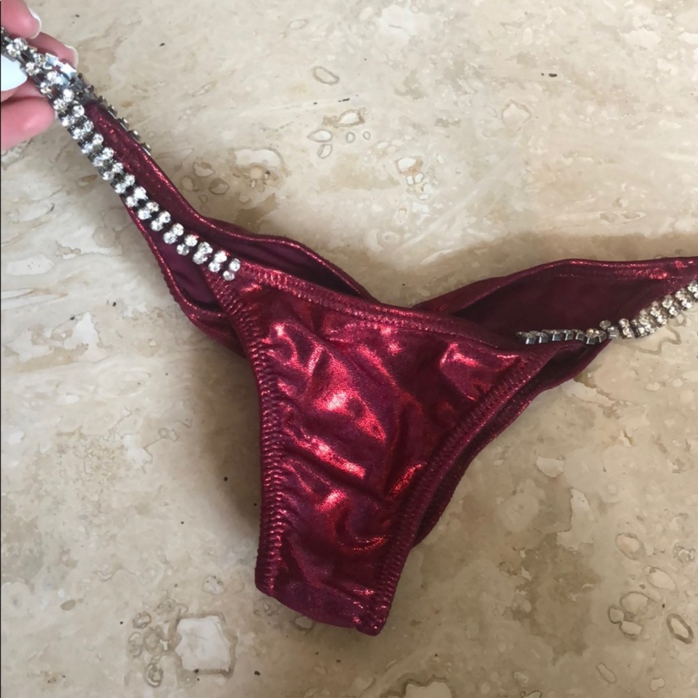 Competition Bikini - image 4